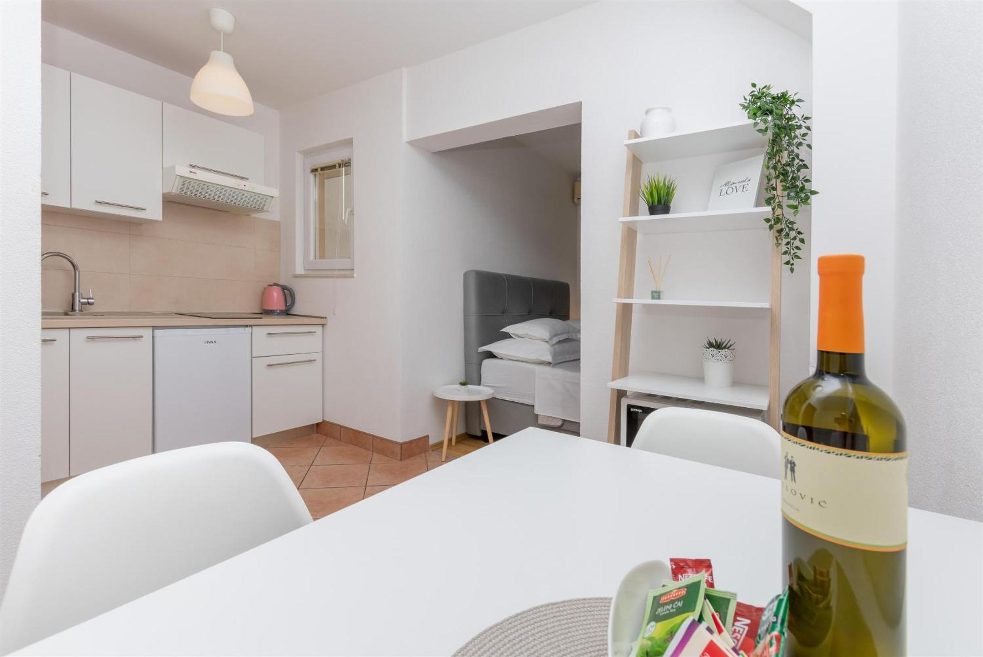 Apartments Marijo Baška Voda المظهر الخارجي الصورة